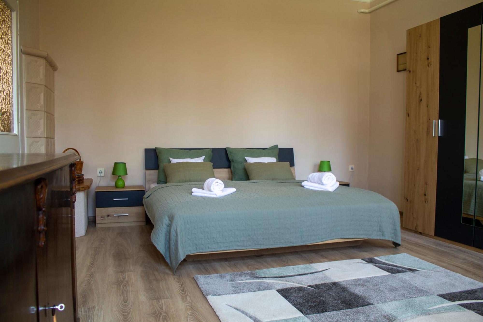 Villa Flora キシュクンマイシャ エクステリア 写真